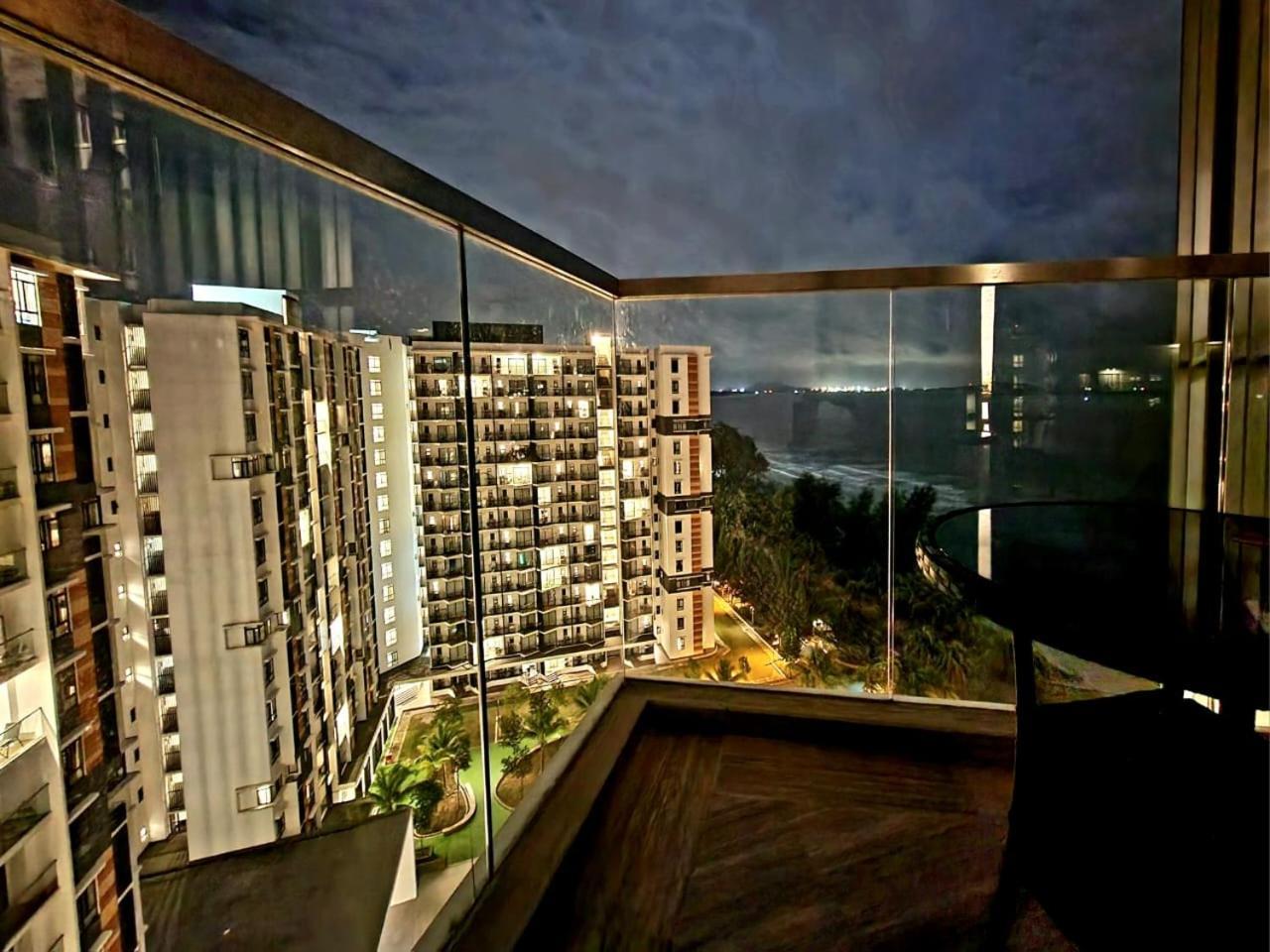 Spectacular High Floor Sea View And Pool View Residences Kuantan Exterior foto